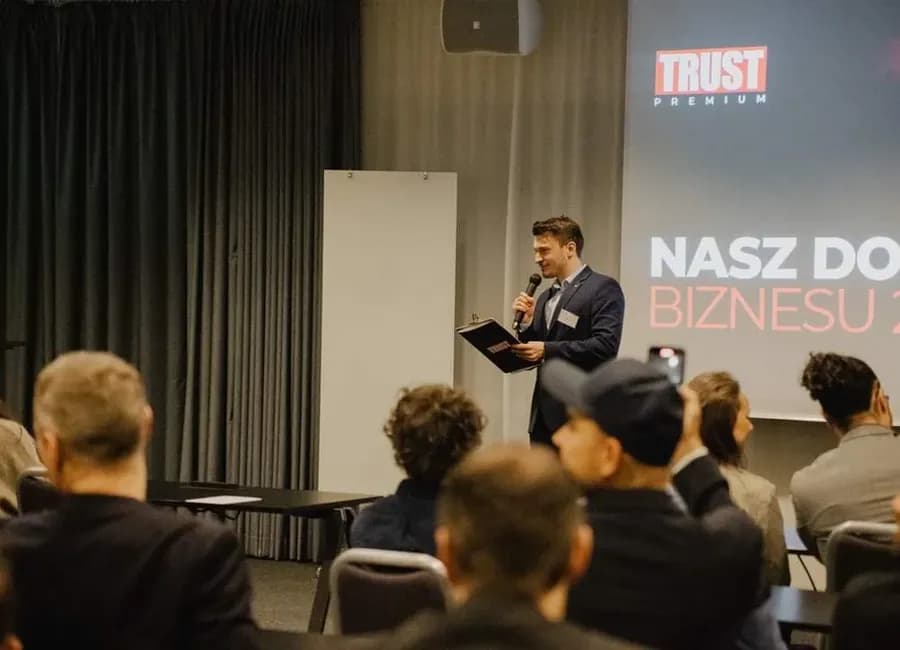 Alan Borys under en presentasjon om annonsestrategi